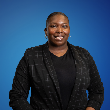 Head shot image of Chaudralyn Bell
